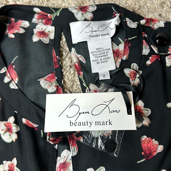 Byron Lars Lotus Flower keyhole Blouse Size 2 NWT - Picture 2 of 7